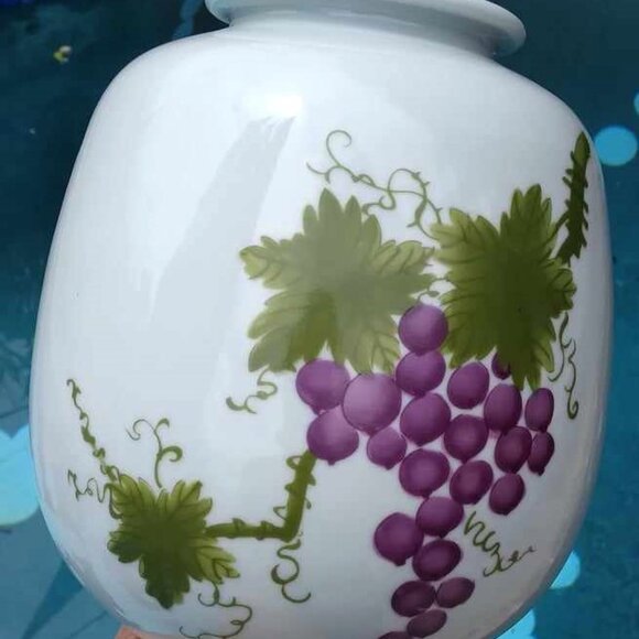 Korean Christian prayer Vase with Grapes, Vines & Korean calligraphy - Picture 10 of 15